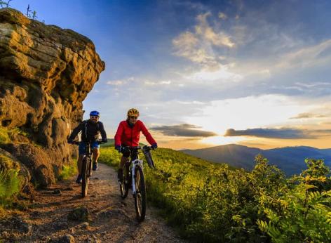 Sportivi per Natura Il benessere circolare tra natura, movimento e vita sana.